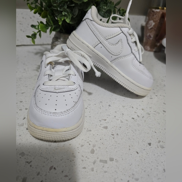 Kids White Sneakers - Picture 3 of 15
